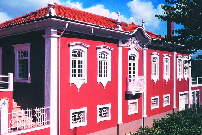 Private Premium Bairrada Tour: 3 Wineries, Wine Tastings & Lunch - Additional Features and Inclusions