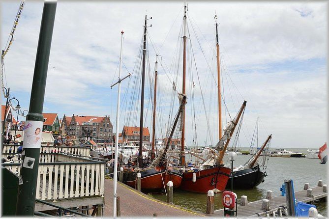 Private Tour to Giethoorn, Zaanse Schans Windmills From Amsterdam - Accessibility and Group Sizes