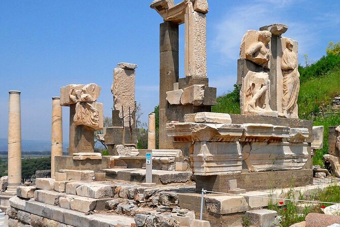 Private Tour to Pamukkale, Hierapolis, Laodicea, Kaklik Cave - Discovering Hierapolis