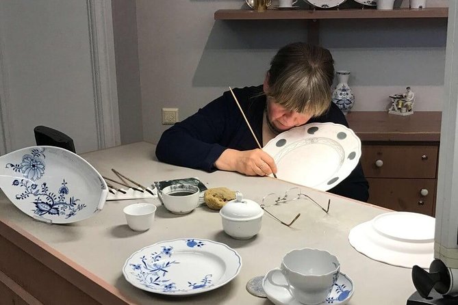 Private Transfer From Berlin to Prague With Meissen Porcelain Manufactory Stop - Ask Away