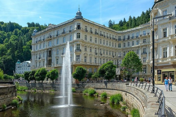 Private Transfer From Prague to Karlovy Vary, English-Speaking Driver - Qualified Local Driver/Guide