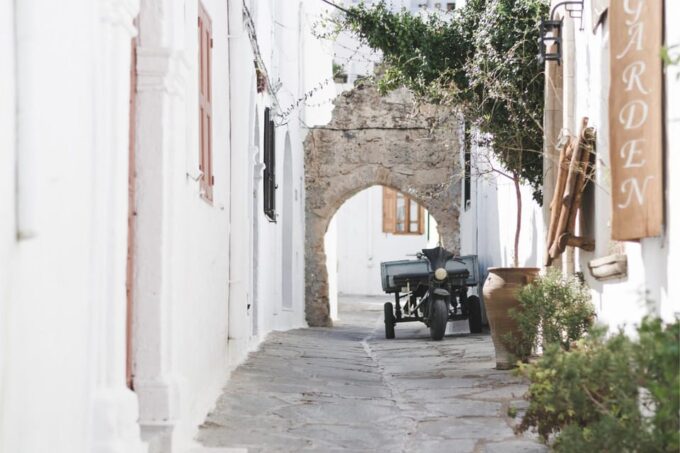 Rhodes Town Area: Lindos Roundtrip Transfer With Free Time - Tour Duration and Schedule