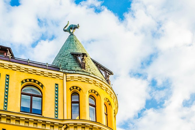 Riga Private Walking Tour - Guides Expertise and Engagement