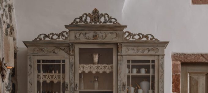 Santorini: Create & Exhibit Your Art at Santa Croce Villa - Promotional Support for Artists