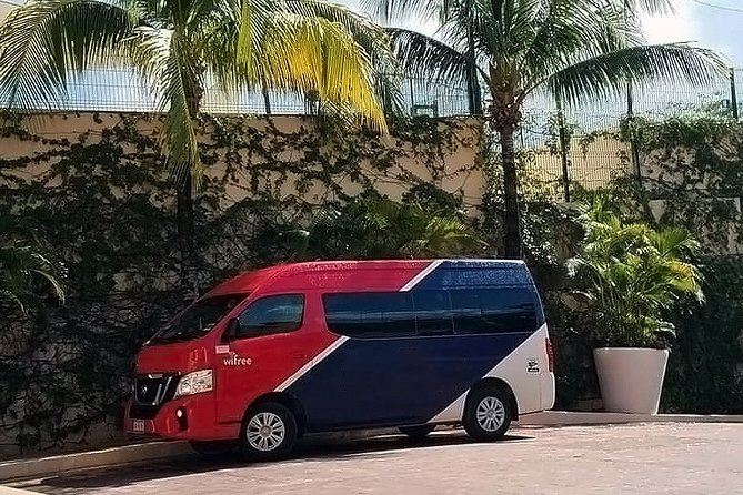 Shared Round Trip Transfer VAN Airport-Hotel-Airport Hotels Akumal - Additional Considerations