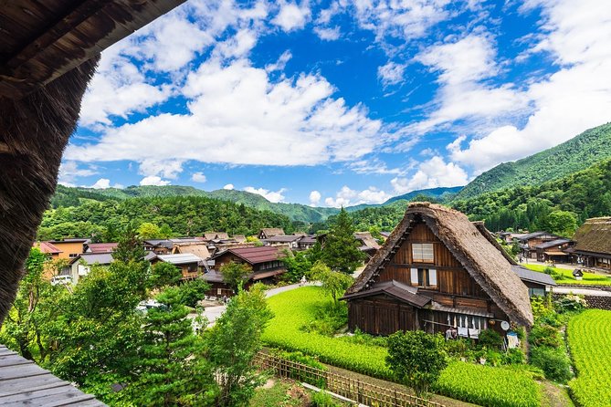Shirakawago and Hida Takayama Day Trip From Nagoya - Tour Guide and Communication