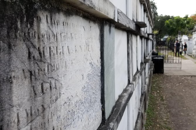Small-Group Glamorous Garden District Tour - Tour Experience and Expectations