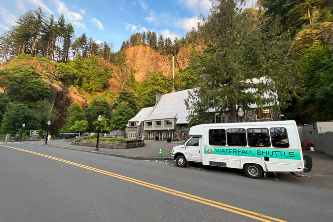 Sunset Tour of Multnomah Falls Plus Vista House and Other Falls - Exploring Vista House
