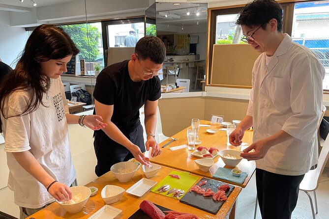 Toyosu & Tsukiji Market and Making Sushi Workshop Tour - Exploring Toyosu Market