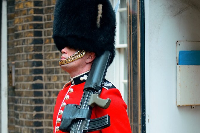 Walking Tour : Panorama of Westminster (with Changing of the Guard) + Windsor - Exploring Windsor Castle