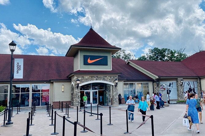 Woodbury Common Shopping Experience Review - Positive Traveler Reviews and Ratings