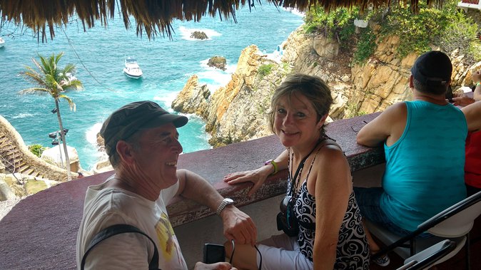 3-hour Iconic High Cliff Divers Shows & Flea Market Shopping Time - Tips for a Great Day