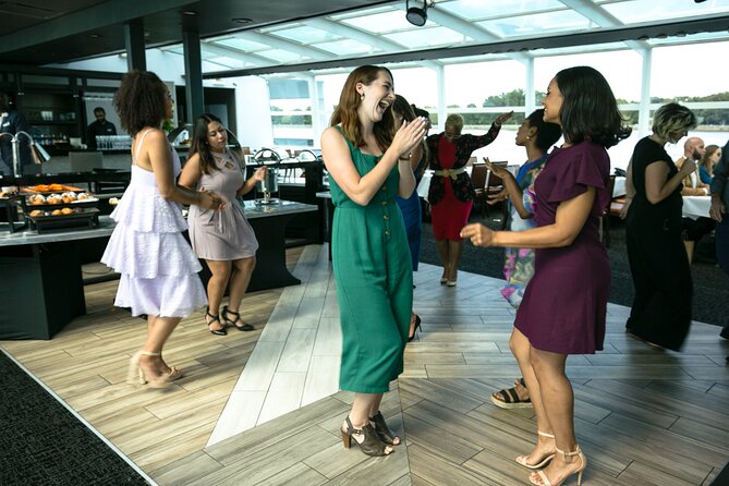 Bateaux New York New Years Day Bottomless Mimosa Brunch - Seamless Transportation and Accommodations