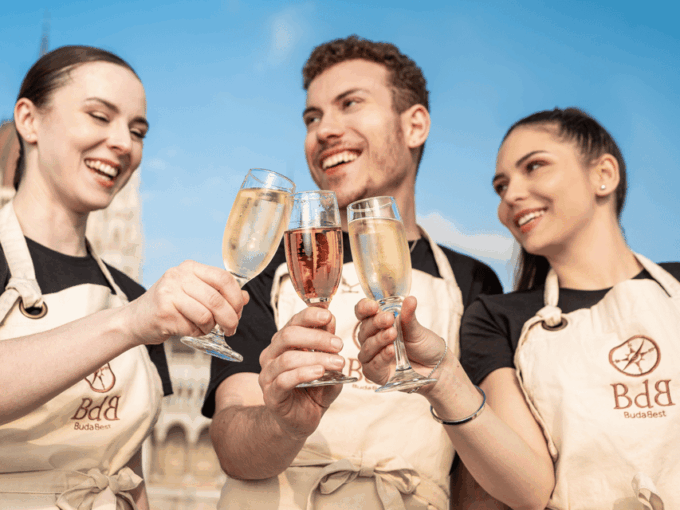 Budapest: Evening Sightseeing Cruise With Unlimited Prosecco - Frequently Asked Questions