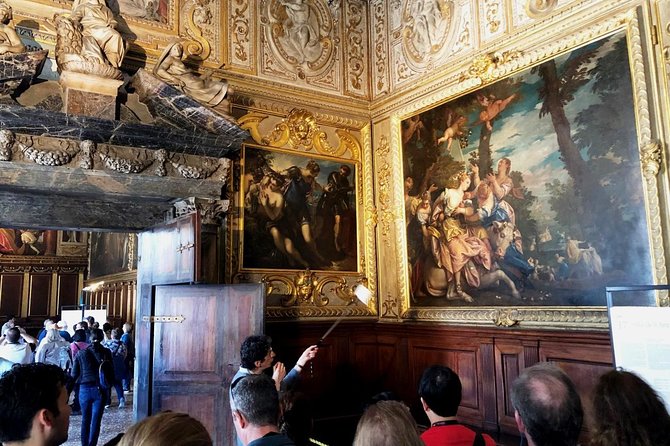 Doges Palace Guided Tour and Gondola Ride - Ask Away