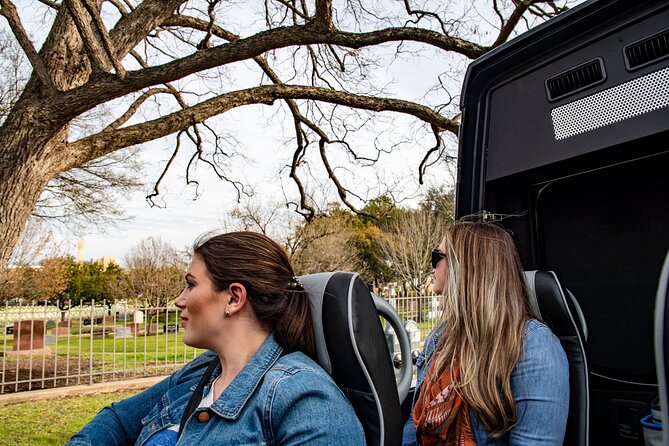 Downtown Austin Small-Group Panoramic Sightseeing Tour - Discovering Historic Sites and Murals