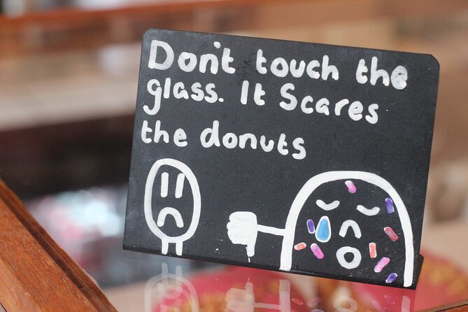 Edinburgh Holiday Donut Adventure & Walking Food Tour - Highlights of the Walking Tour