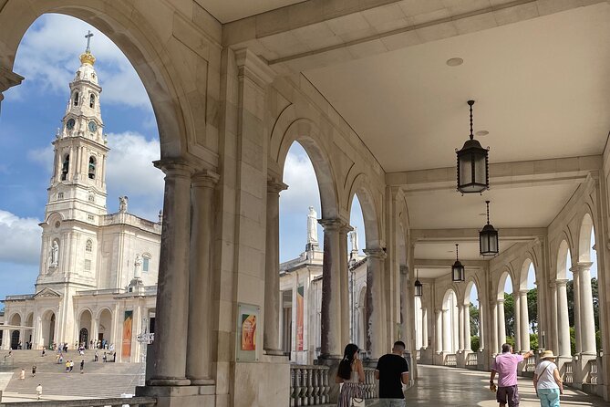 Fátima, Batalha, Nazaré & Óbidos From Lisbon - Exploring Fátima, Batalha, Nazaré, and Óbidos