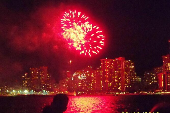 Friday Fireworks Dinner Sail From the Hilton Hawaiian Village - Highlights of the Friday Fireworks Cruise