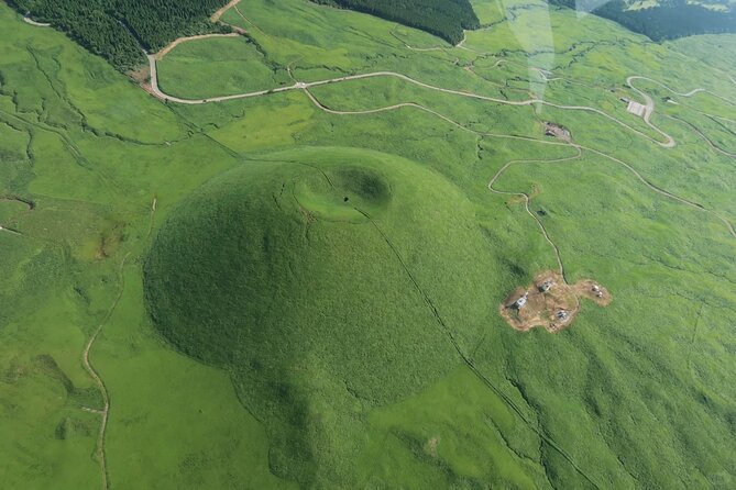 Fukuoka: Mount Aso Volcano, Kumamoto Castle, Grasslands Day Tour - Exploring the Grasslands