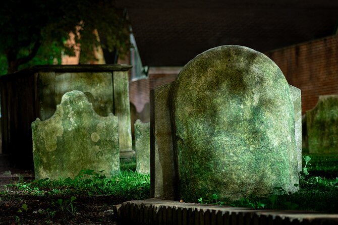 Garden District Celebrities Cemeteries Mansions and Mysteries Walking Tour - Things To Known
