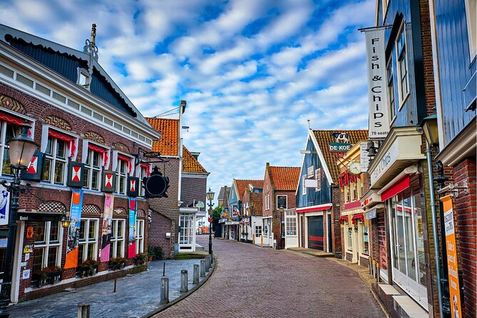 Guided Tour to Zaanse Schans, Volendam and Maken With Boat Ride - Ask Away