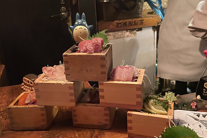 Hidden Local Tokyo Night: Sushi, Sake and Karaoke Tour - Capture Memorable Moments