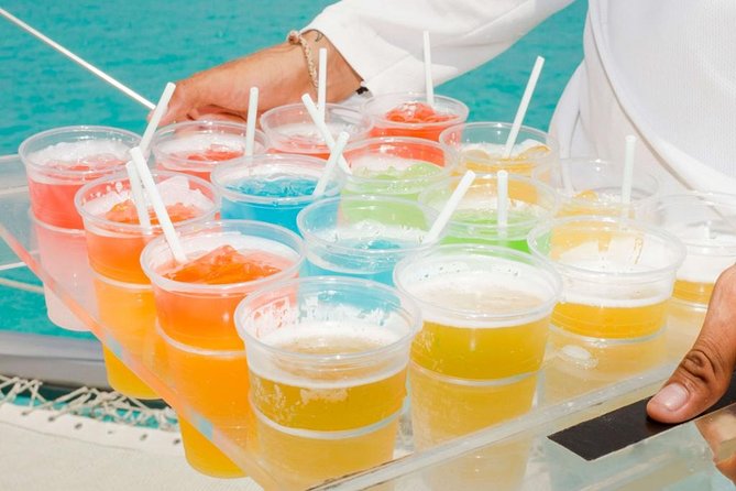 Isla Mujeres Tour on Catamaran With Snorkel, Open Bar, Buffet & Beach Club - What to Expect on the Tour