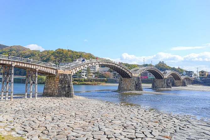 Kintai Kyo Bridge and Iwakuni Castle With Local Guide - Frequently Asked Questions