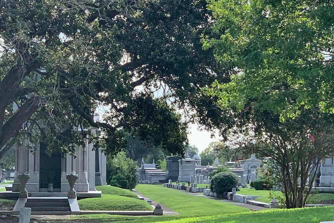 La Vie NOLA! Private Tour of New Orleans - Our Signature Tour! - Knowledgeable and Engaging Guides