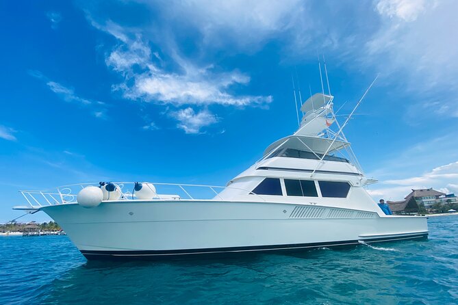 Largest Party Yacht VIP in Cancun up to 25 Persons / 25P2 - Activities During the Tour