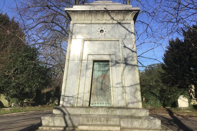 London Cemetery Private Walking Tour - Brompton Cemetery