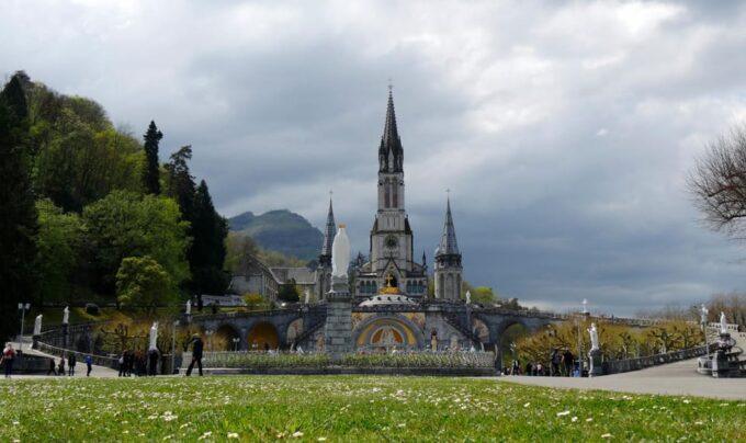 Lourdes: Capture the Most Photogenic Spots With a Local - Architectural Highlights