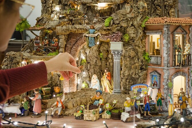 Naples in Christmas Time Tour With San Gregorio Armeno Market & City Highlights - What to Expect