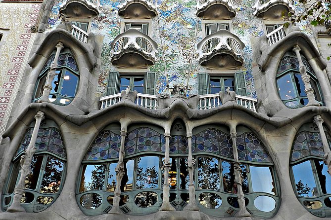 Private 4 Hs City Tour of Barcelona and La Roca Village 5 Hours With Pick up - Ask Away