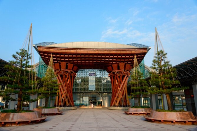Private Half-Day Kanazawa Walking Tour and Historical Photo Spot - Local Cuisine Experiences