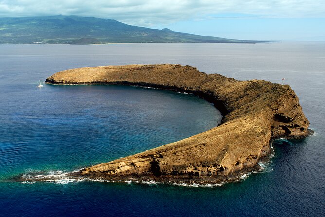 Private Helicopter Excursion of Maui Nui With Landing From Lanai - Sum Up
