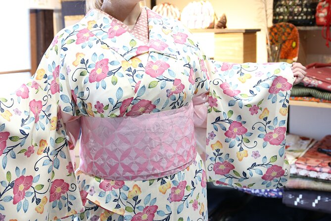 Private Kimono Photo Walk in Kurashiki Bikan Historical Quarter - Capturing Memorable Moments