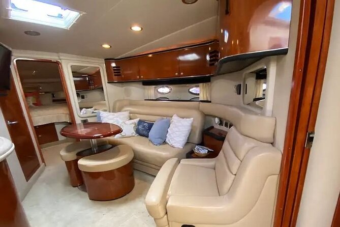 Private Luxury Charter on Potomac River - Fully Equipped Kitchen and Alcoholic Beverages