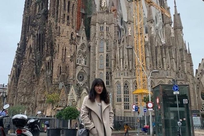 Sagrada Familia Direct Access : Premium Guided Tour With Ticket - Admission and Tickets