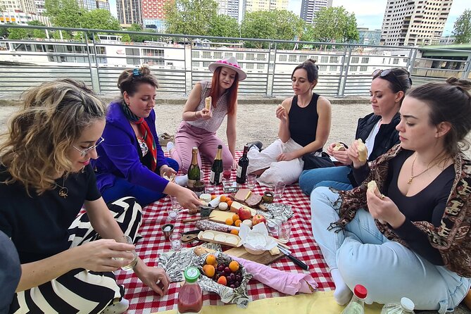 Sunset Picnic With View of Eiffel Tower and Live Music - The Sum Up