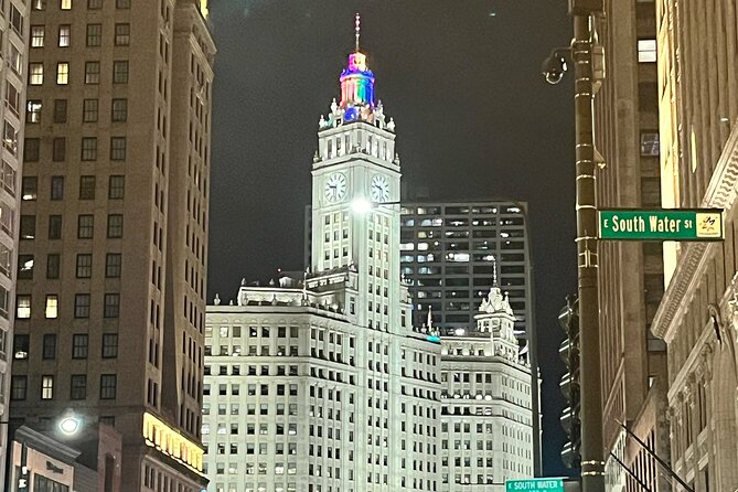 Tour Chicago LGBTQ Style: On and Off History Bus Tour - Join Us for an Unforgettable Experience
