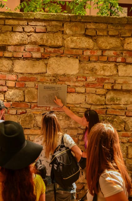 Budapest: Downtown Legends and Street Art Adventure - Customer Experiences and Reviews