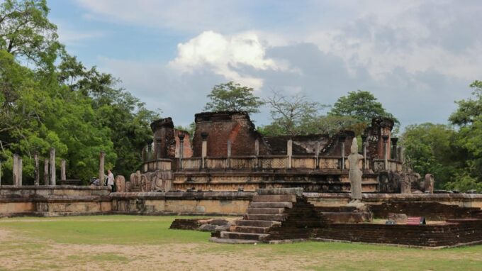Explore Great Sri Lanka With Tourist Hot Spots in 6 Days - Accommodation Booking