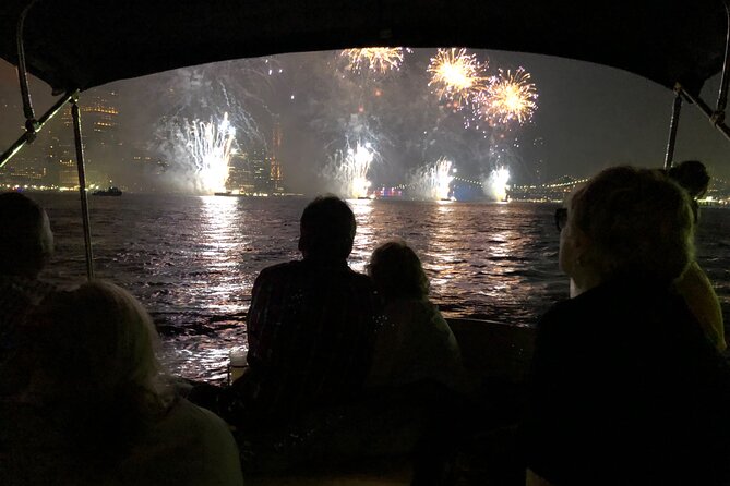 New York City 4th of July Fireworks Luxury Boat Tour - Optimal Timing and Location