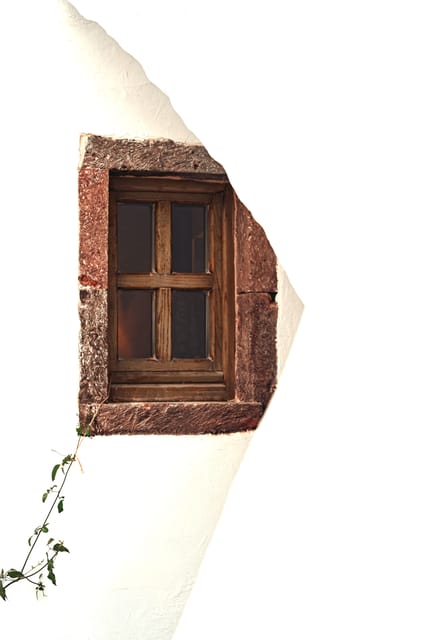 Santorini: Create & Exhibit Your Art at Santa Croce Villa - Important Details and Offers
