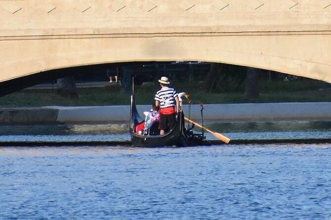 Small Group Venetian Gondola Cruise in Waikiki With Pastries - Celebrating Special Occasions