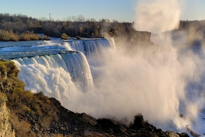 Tour of the Maid of the Mist and Cave of the Winds in Spanish - Exploring Niagara Falls, USA