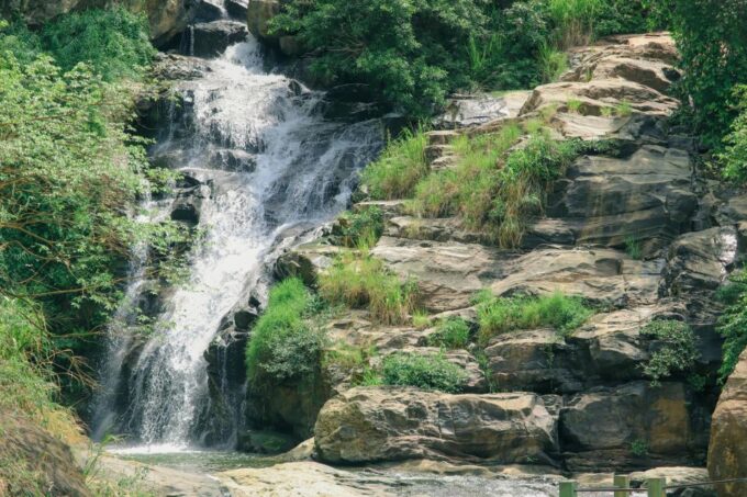 Visit Nine Arch Bridge,Ravana & Diyaluma Falls,Safari - Wildlife Safaris
