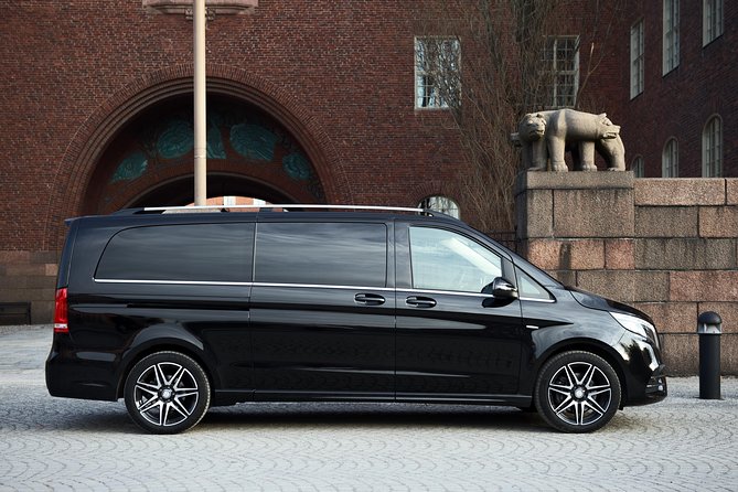 Airport Limousine Transfer: Arlanda Airport to Seaport Stockholm 1-7 Passengers - Key Points